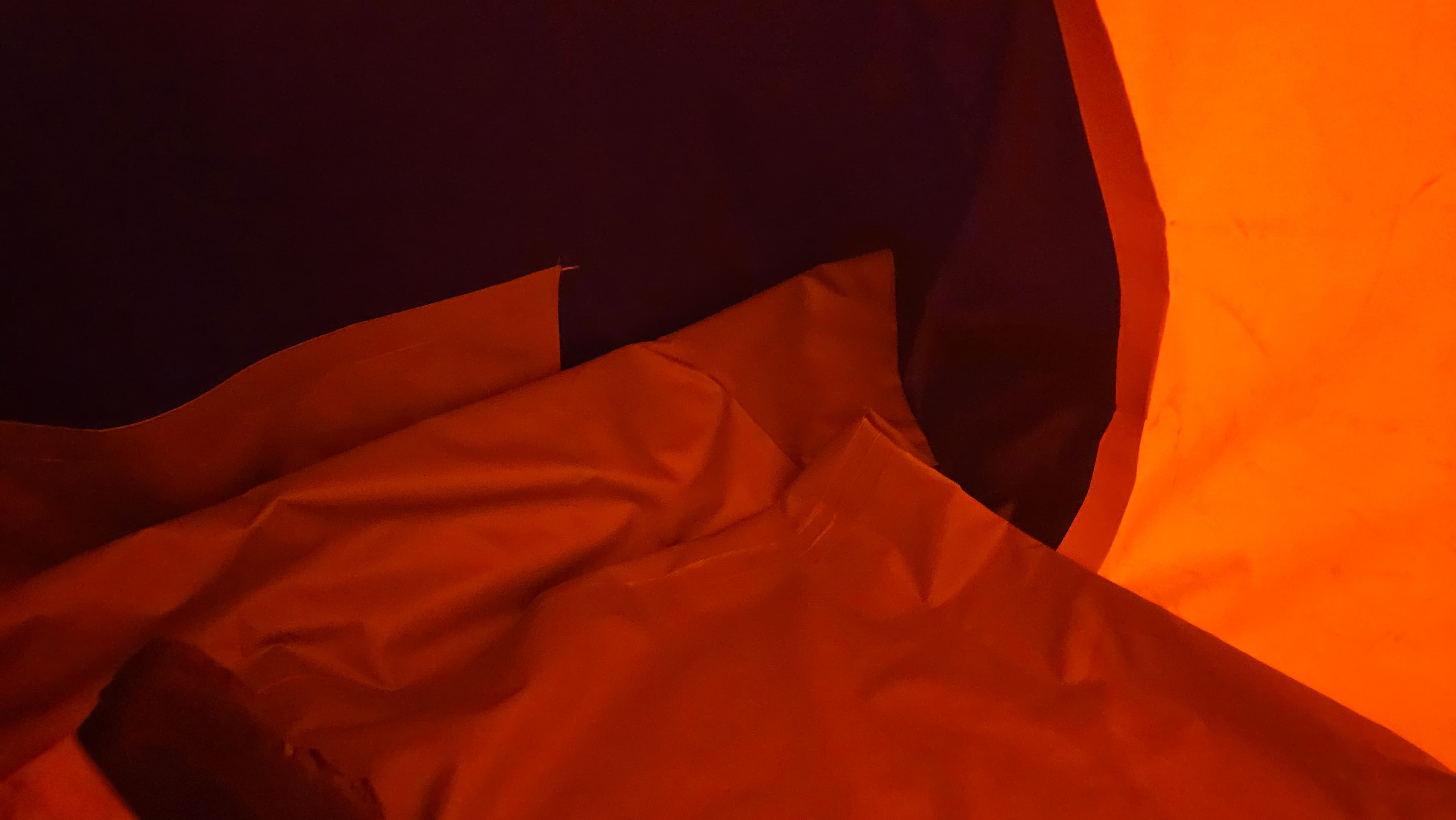 Open the shell wide during Water Blob bladder installation
